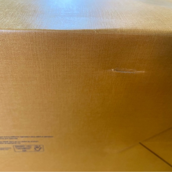 LOUIS VUITTON GIFT BAG - Picture 4 of 9